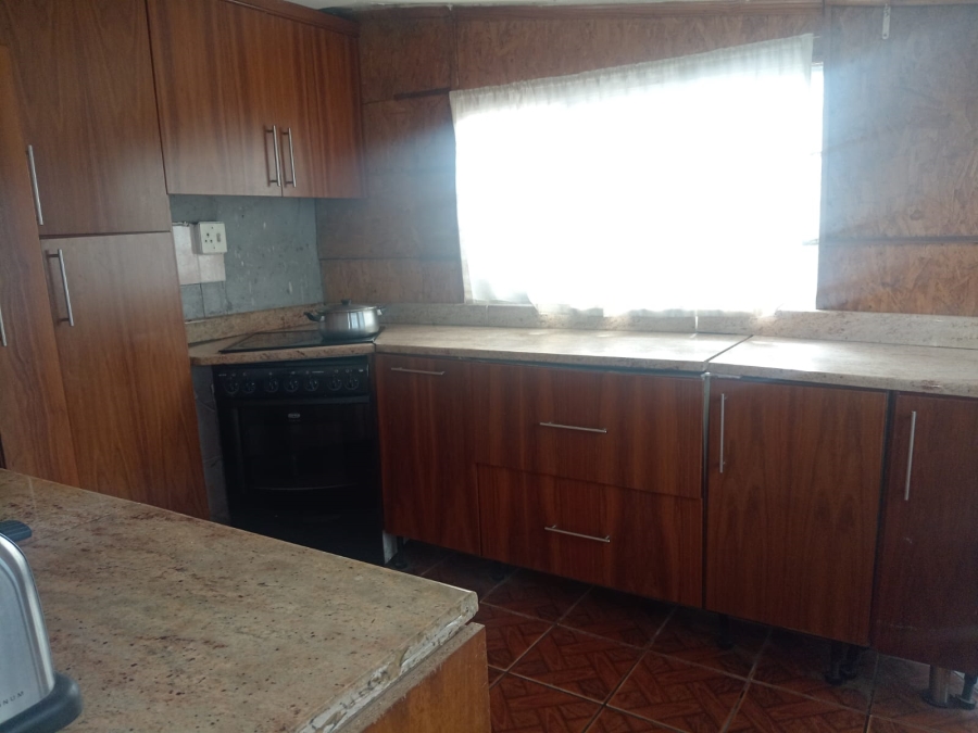 4 Bedroom Property for Sale in Manenberg Western Cape